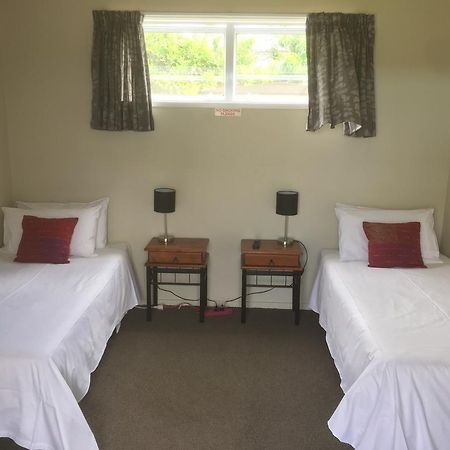 Orewa Pillows Lodge Exterior photo