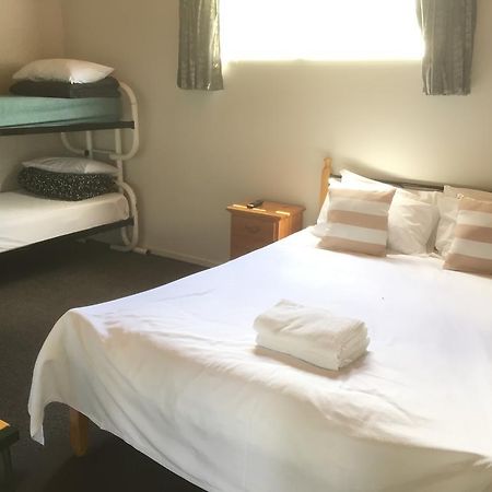 Orewa Pillows Lodge Exterior photo