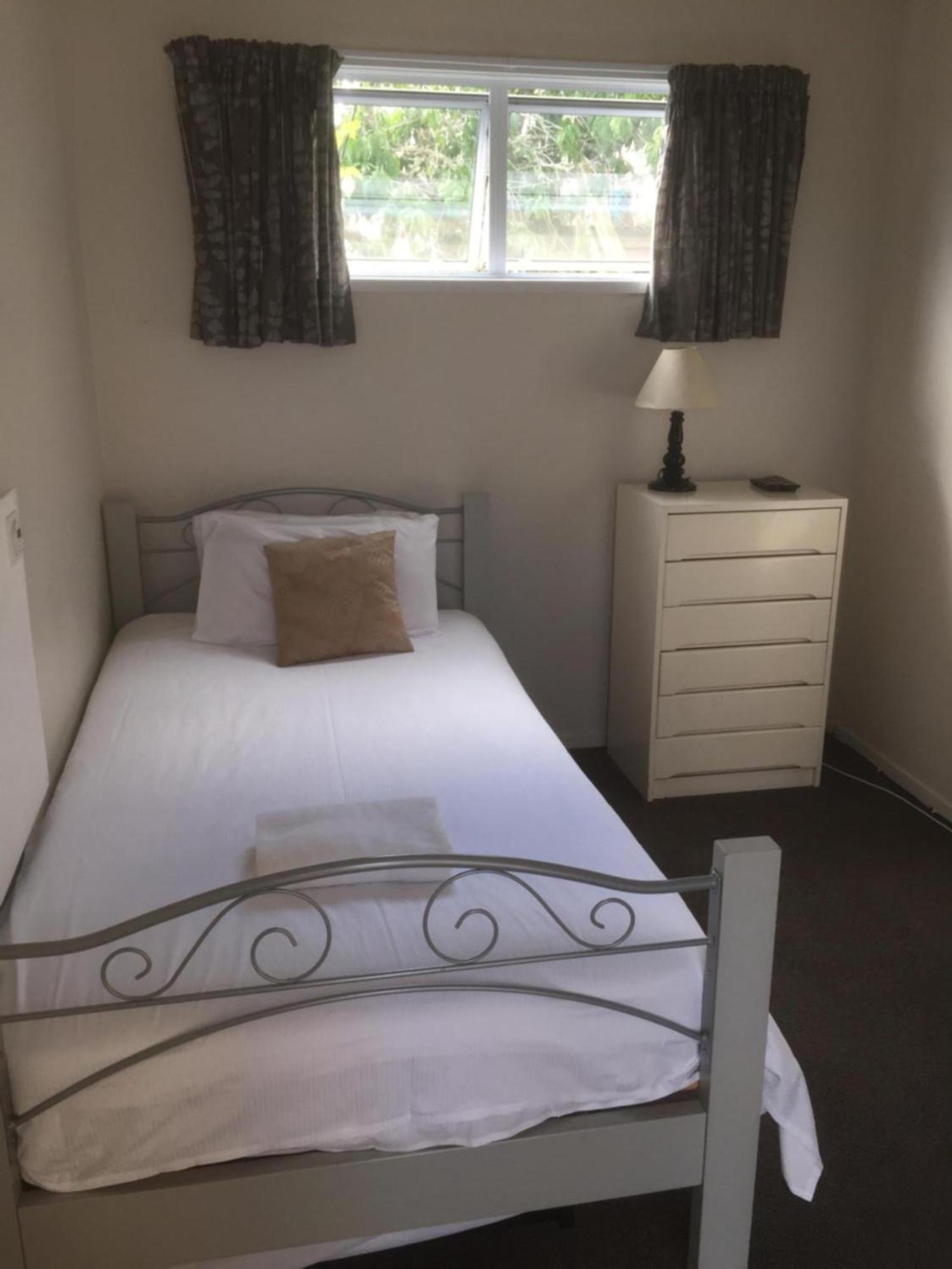 Orewa Pillows Lodge Room photo